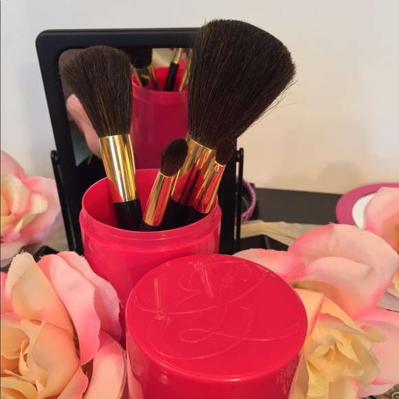 Estée Lauder Special Ed 42 Shades + 4 Brushes NWOB - Picture 5 of 8